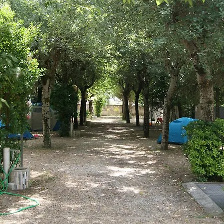 مكان تخييم Dolce Sole